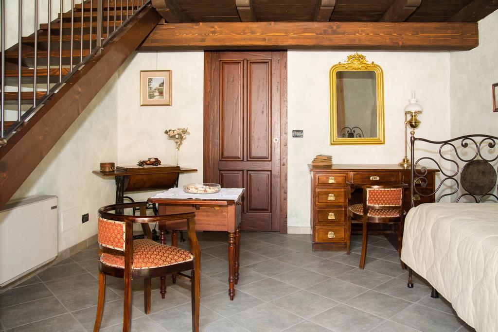 Casa Del Grande Vecchio Bed & Breakfast Airasca Rom bilde